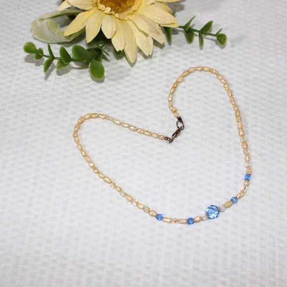 Handmade Women's Pearl & Beaded Necklace Handcrafted - Picture 1 of 9